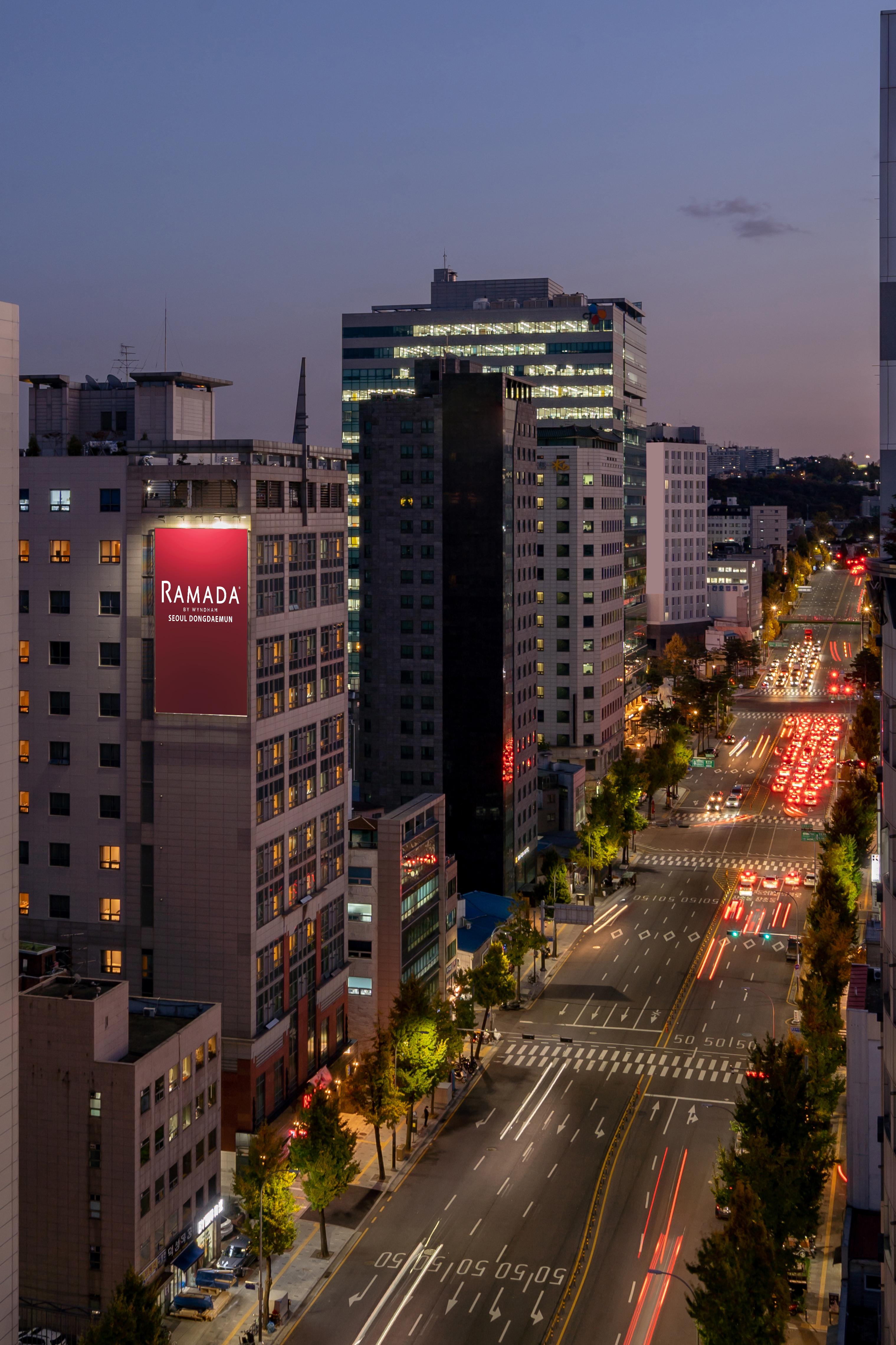 Ramada By Wyndham Seoul Dongdaemun Hotel Exterior foto